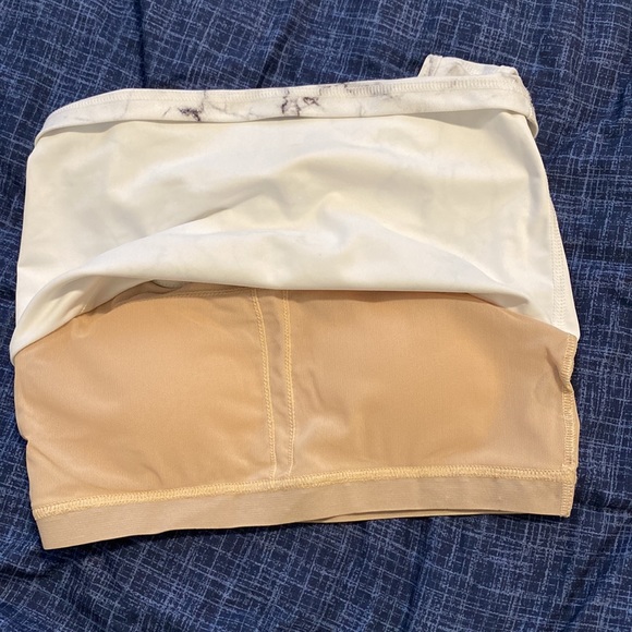 BuffBunny Marble Peekaboo Crop Top - Picture 6 of 6